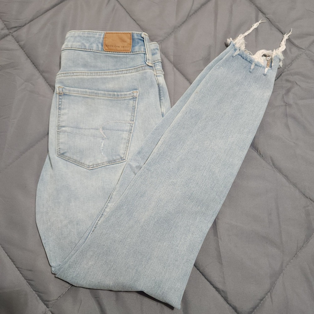 American Eagle Jeans Women's 6 High Rise Jegging Light Wash Distressed Stretch